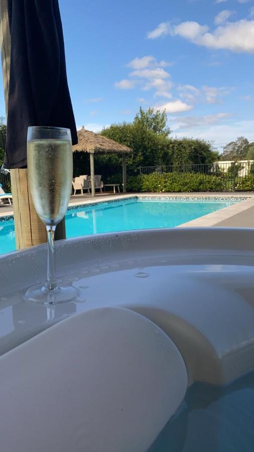 Te Whare Ma Bed & Breakfast Kerikeri Bagian luar foto